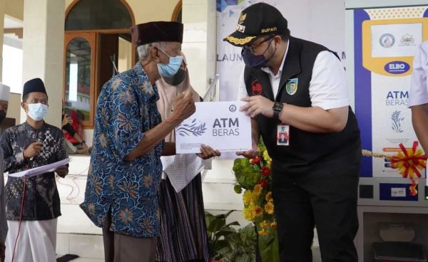 Mas Dhito Berharap ATM Beras Bisa Membantu Keluarga Terdampak Pandemi Kediri