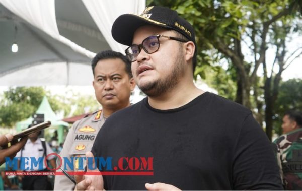 Simpang Lima Gumul Banyak Berserakan Sampah, Bupati Kediri Ancam Beri Sanksi