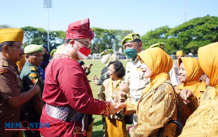 Hampiri dan Salami Peserta Upacara HUT Paska Pelaksanaan Rampung, Bupati Kediri Tuai Apresiasi