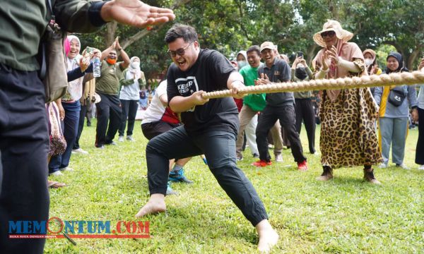 Adu Kekompakan Tim, Mas Dhito Kewalahan Ditarik Kepala Dinas Kediri