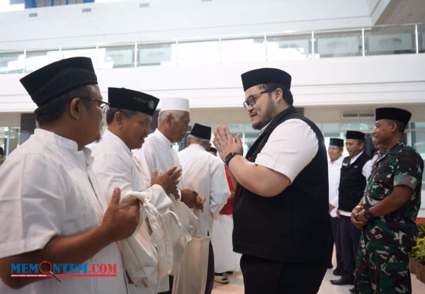 Berangkatkan Calon Jamaah Haji Kediri, Mas Dhito Minta Agar Seluruh Jamaah Saling Perhatian dan Terkhusus Lansia